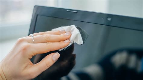 safely clean computer monitor.